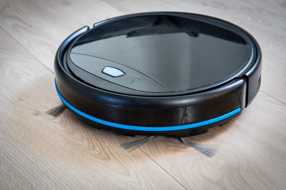 robot aspirateur maison